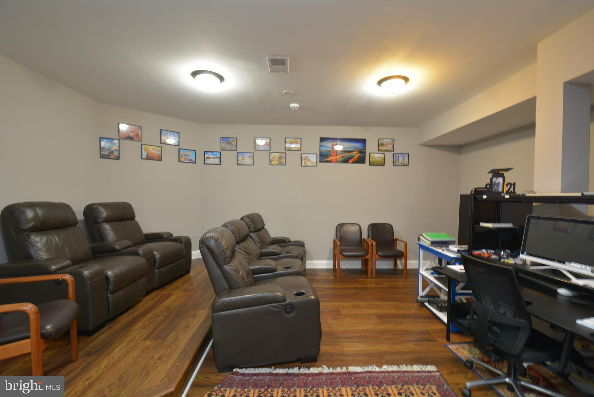 WINDSOR ESTATES - Residential