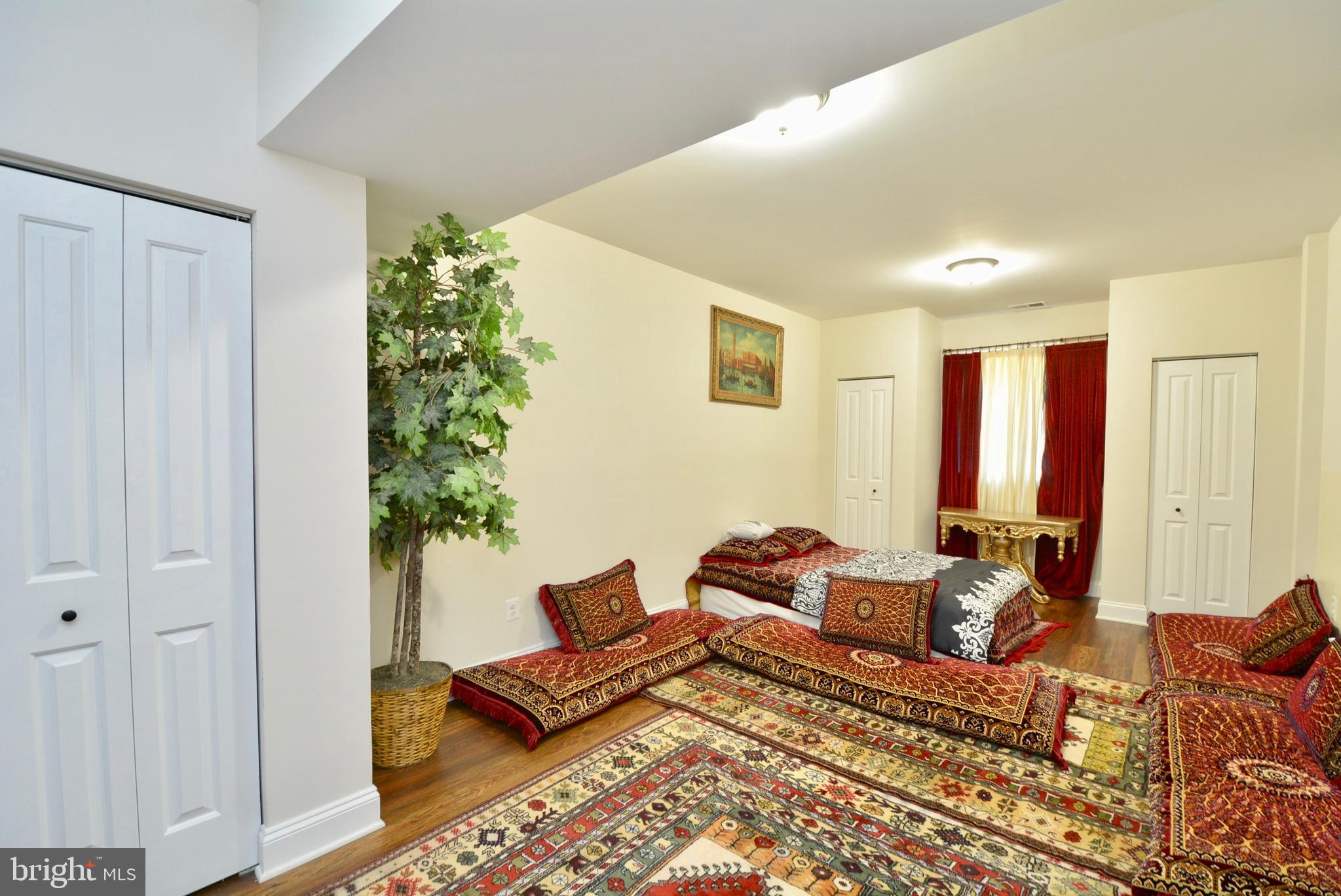 WINDSOR ESTATES - Residential