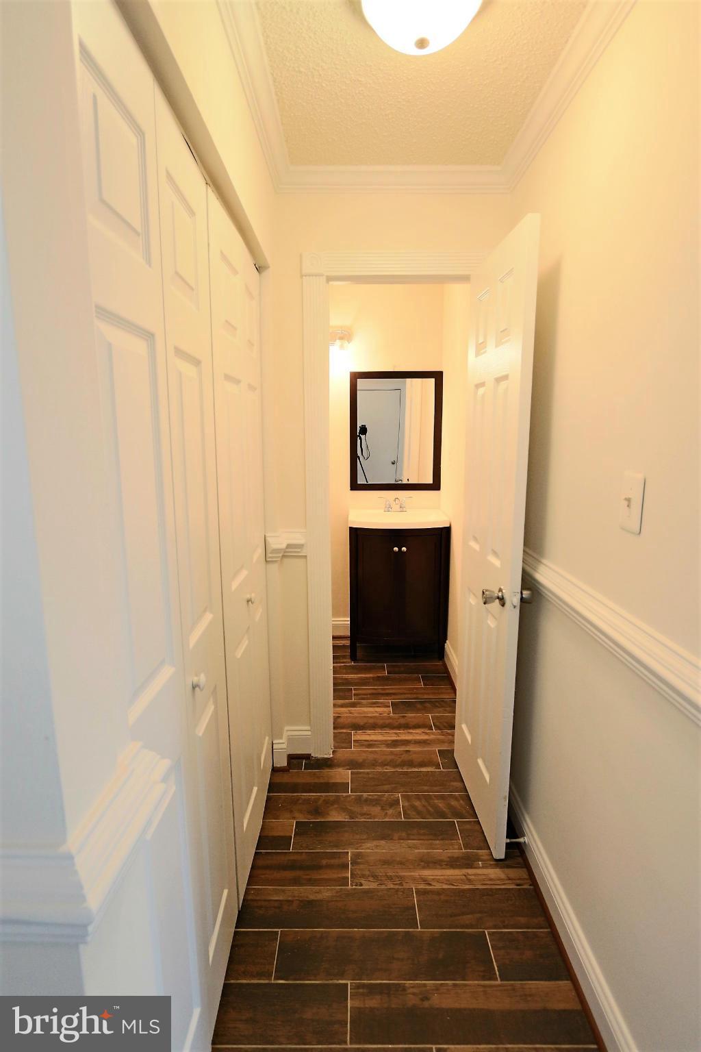 RESTON - Residential