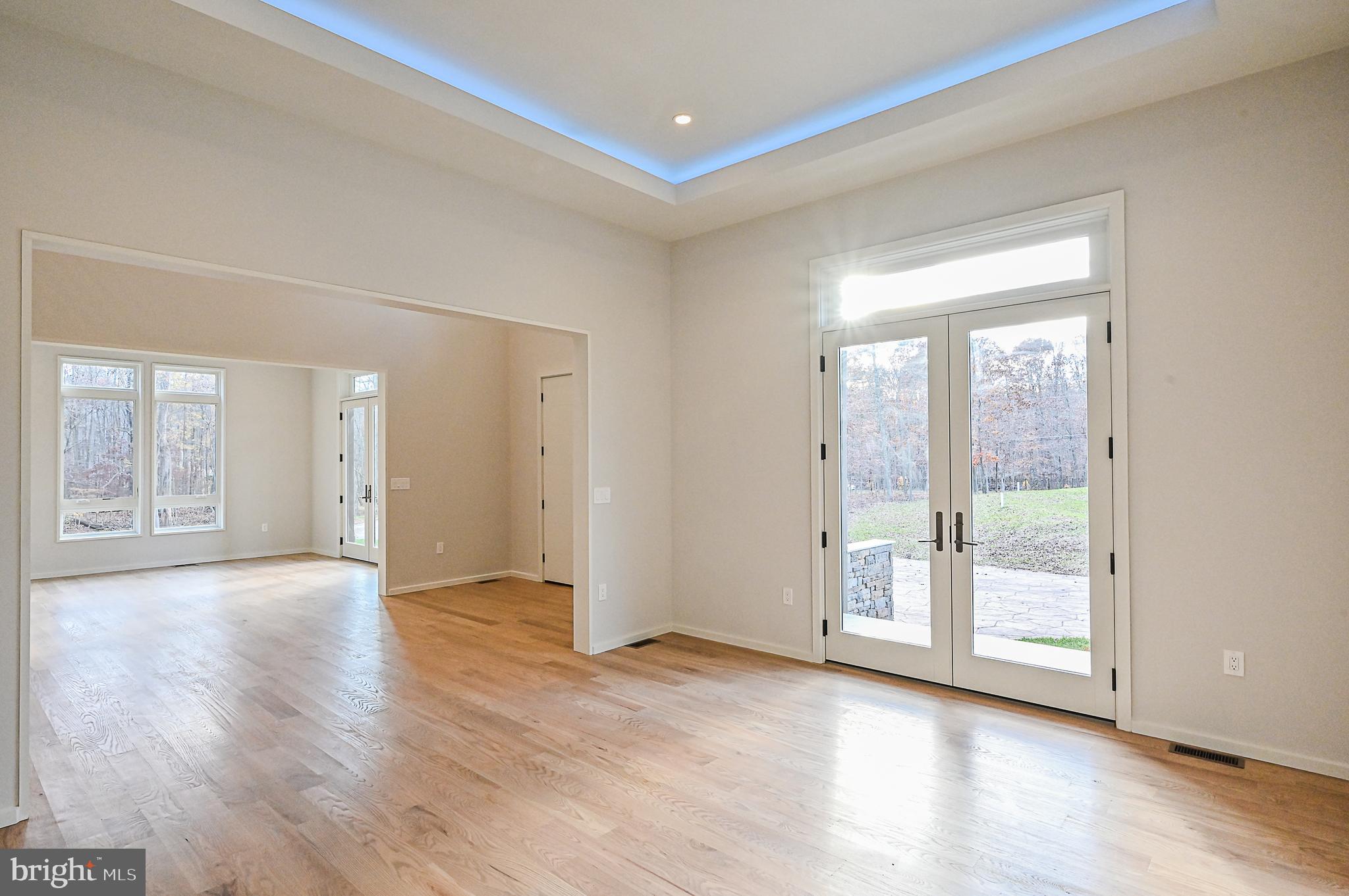 COURTHOUSE SQUARE - Residential