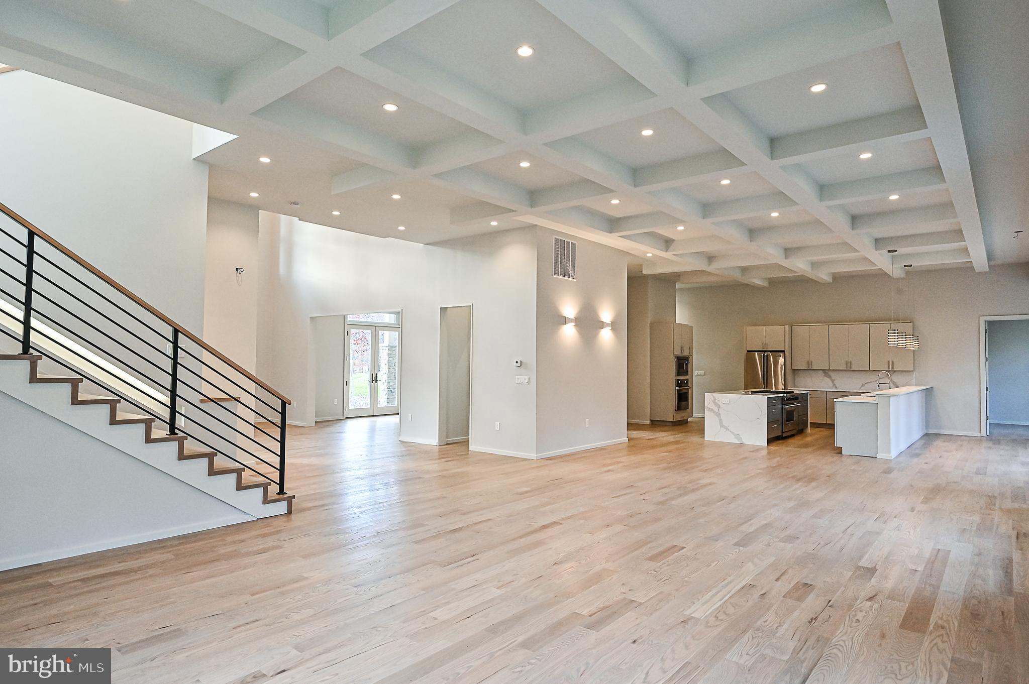 COURTHOUSE SQUARE - Residential