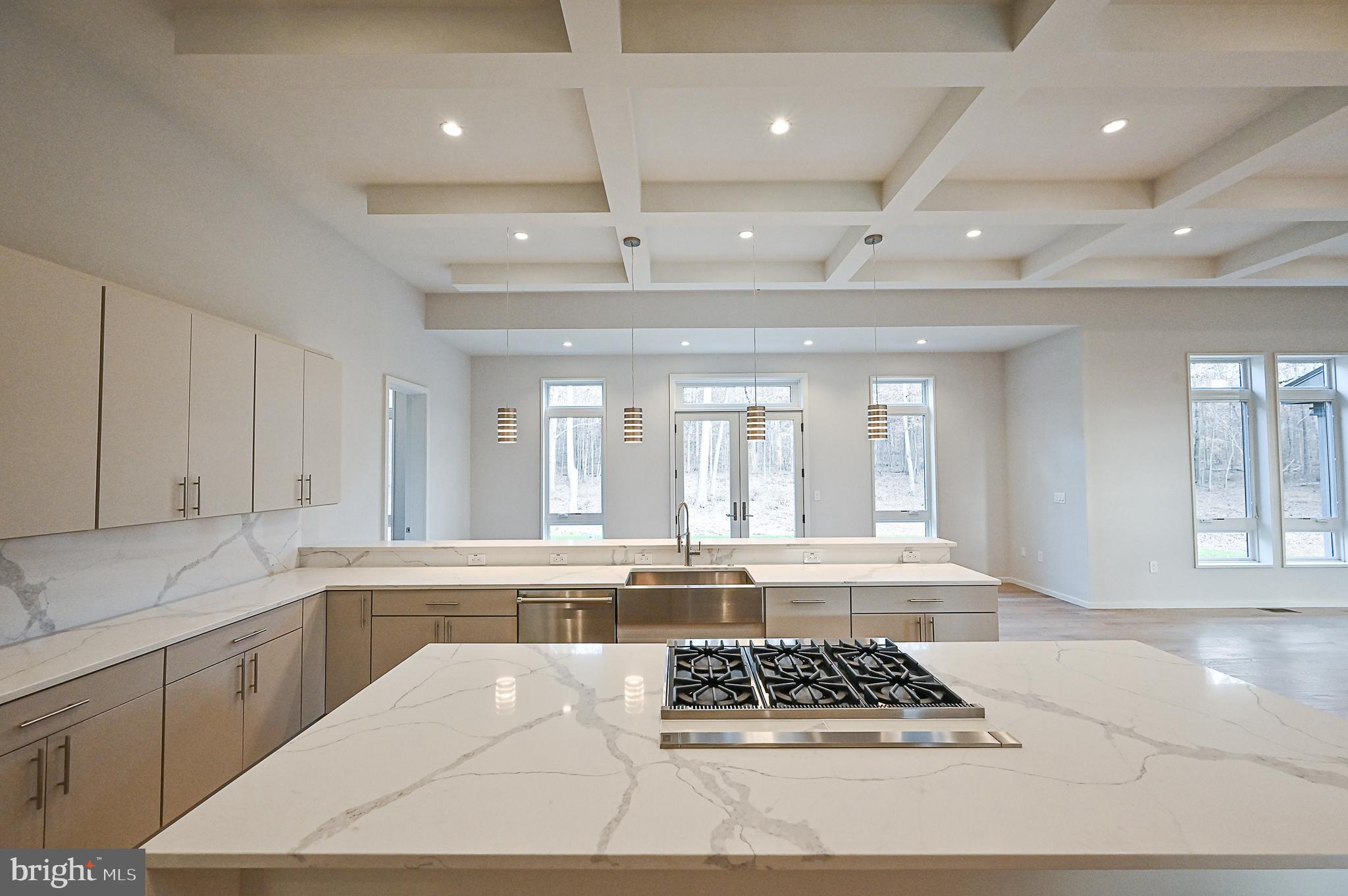 COURTHOUSE SQUARE - Residential