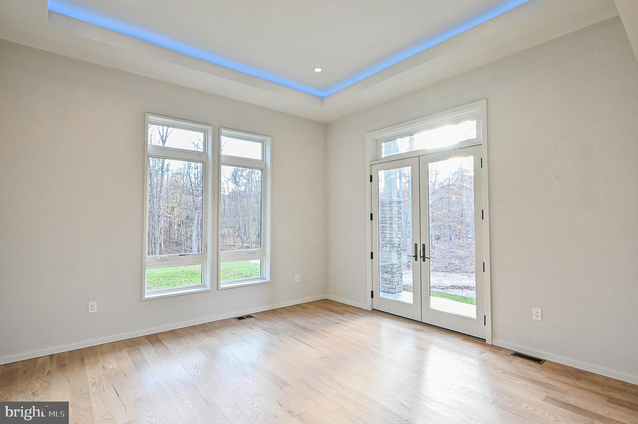 COURTHOUSE SQUARE - Residential