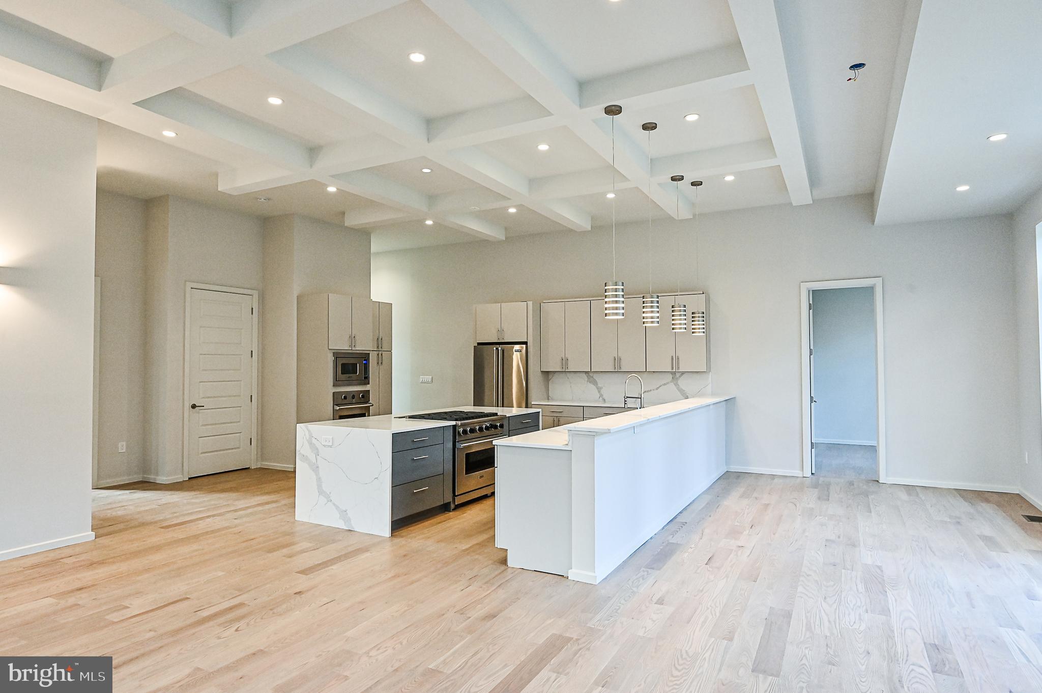 COURTHOUSE SQUARE - Residential