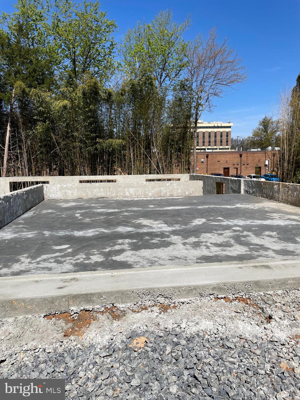 COURTHOUSE SQUARE - Residential