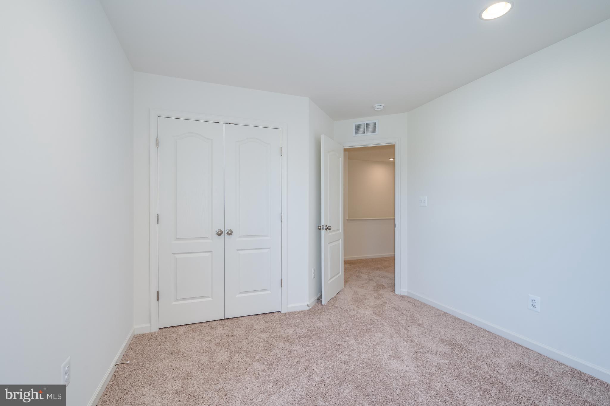 OVERLOOK AT RIVERSIDE - Residential Lease