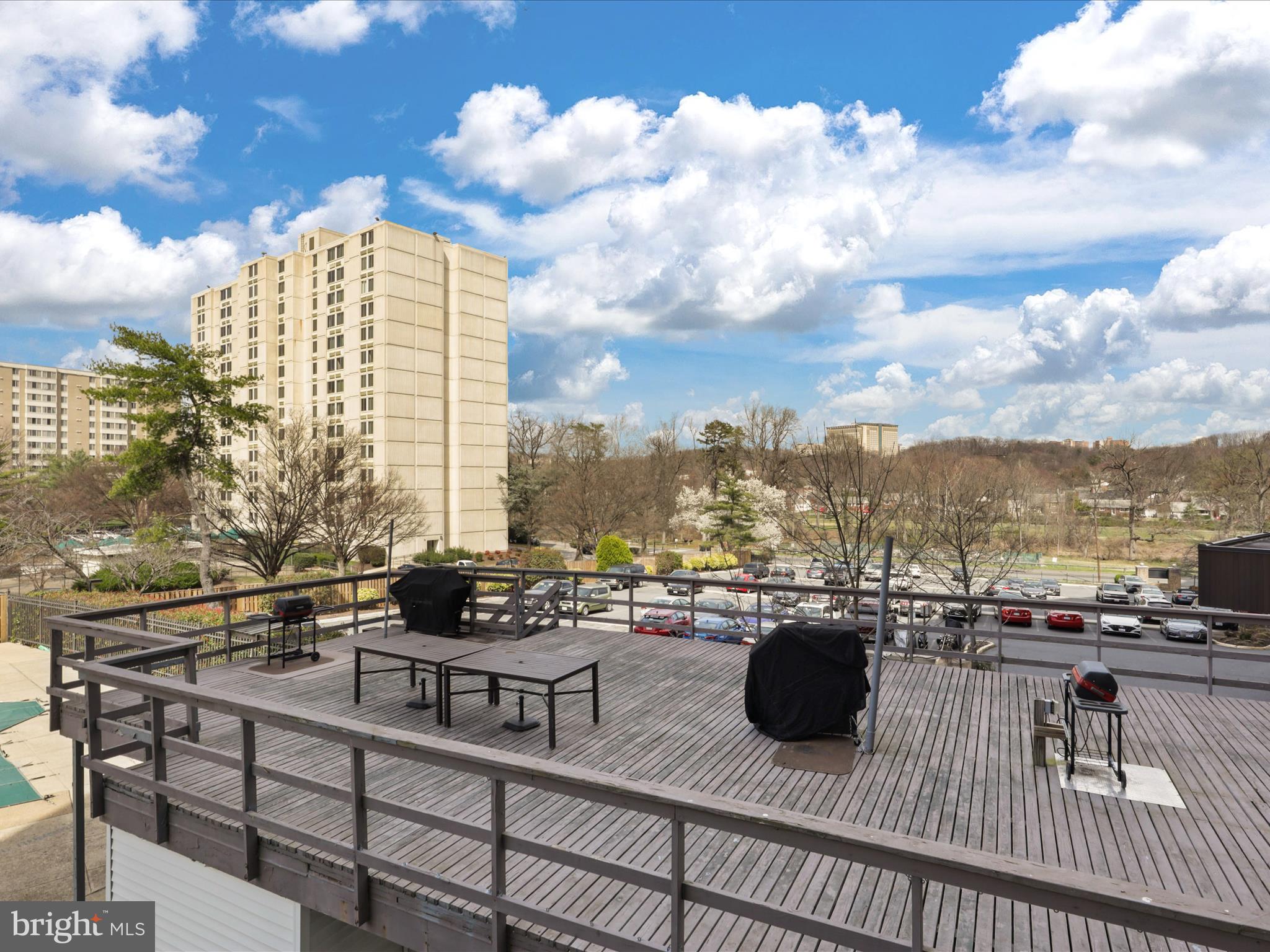 PAVILION ON THE PARK - Residential