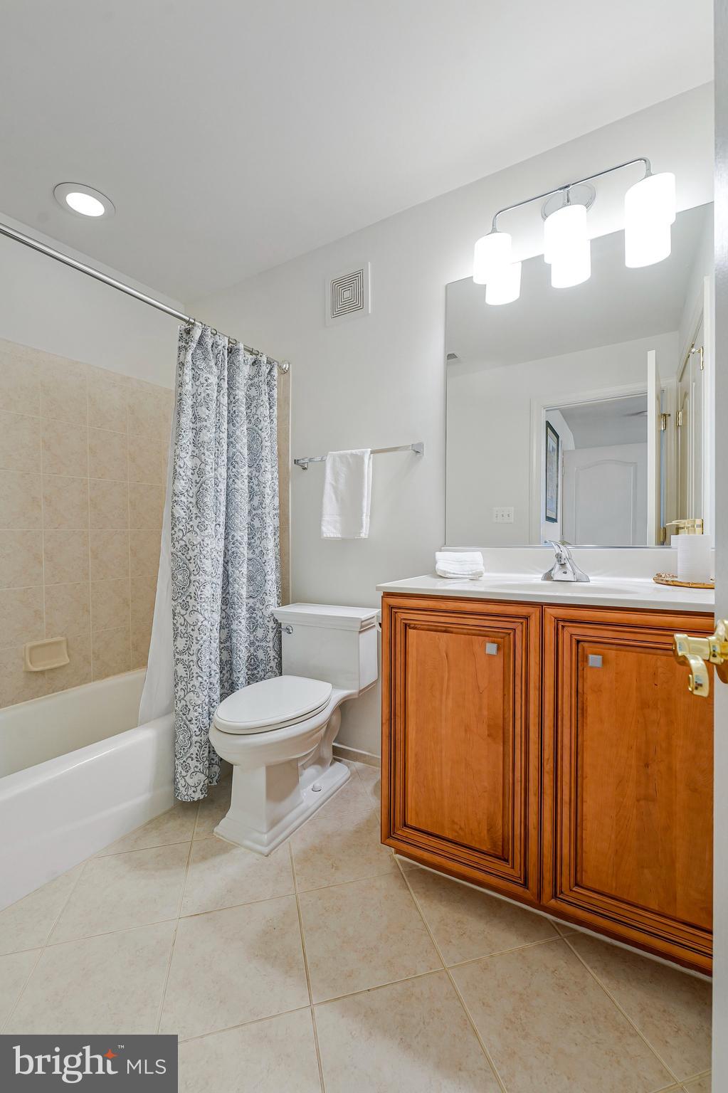 MCLEAN PLACE TOWNHOME - Residential Lease