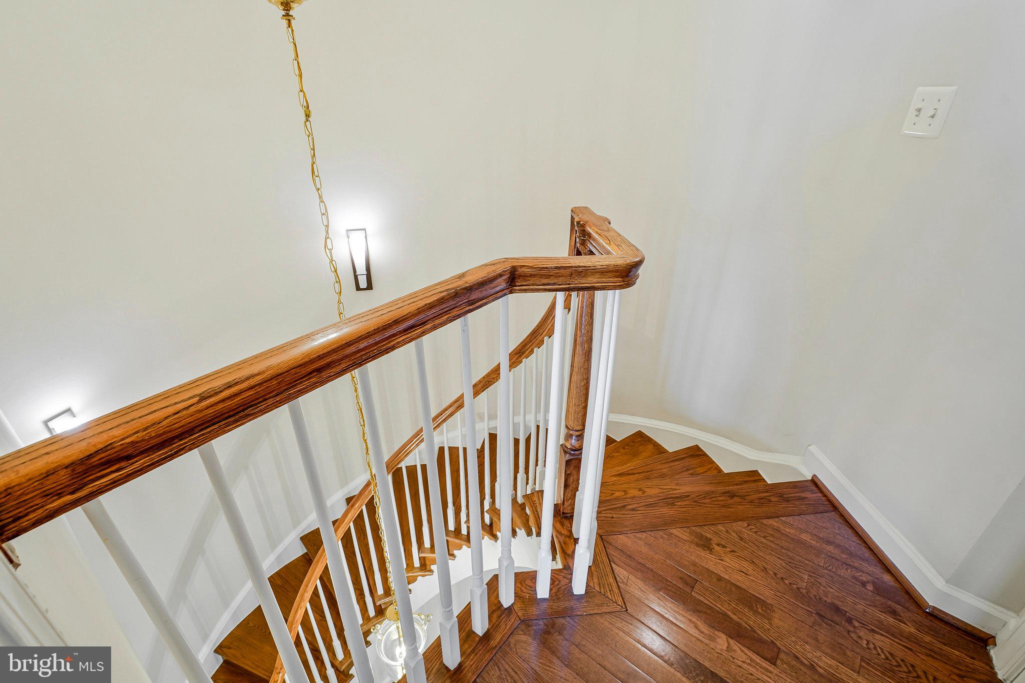 MCLEAN PLACE TOWNHOME - Residential Lease