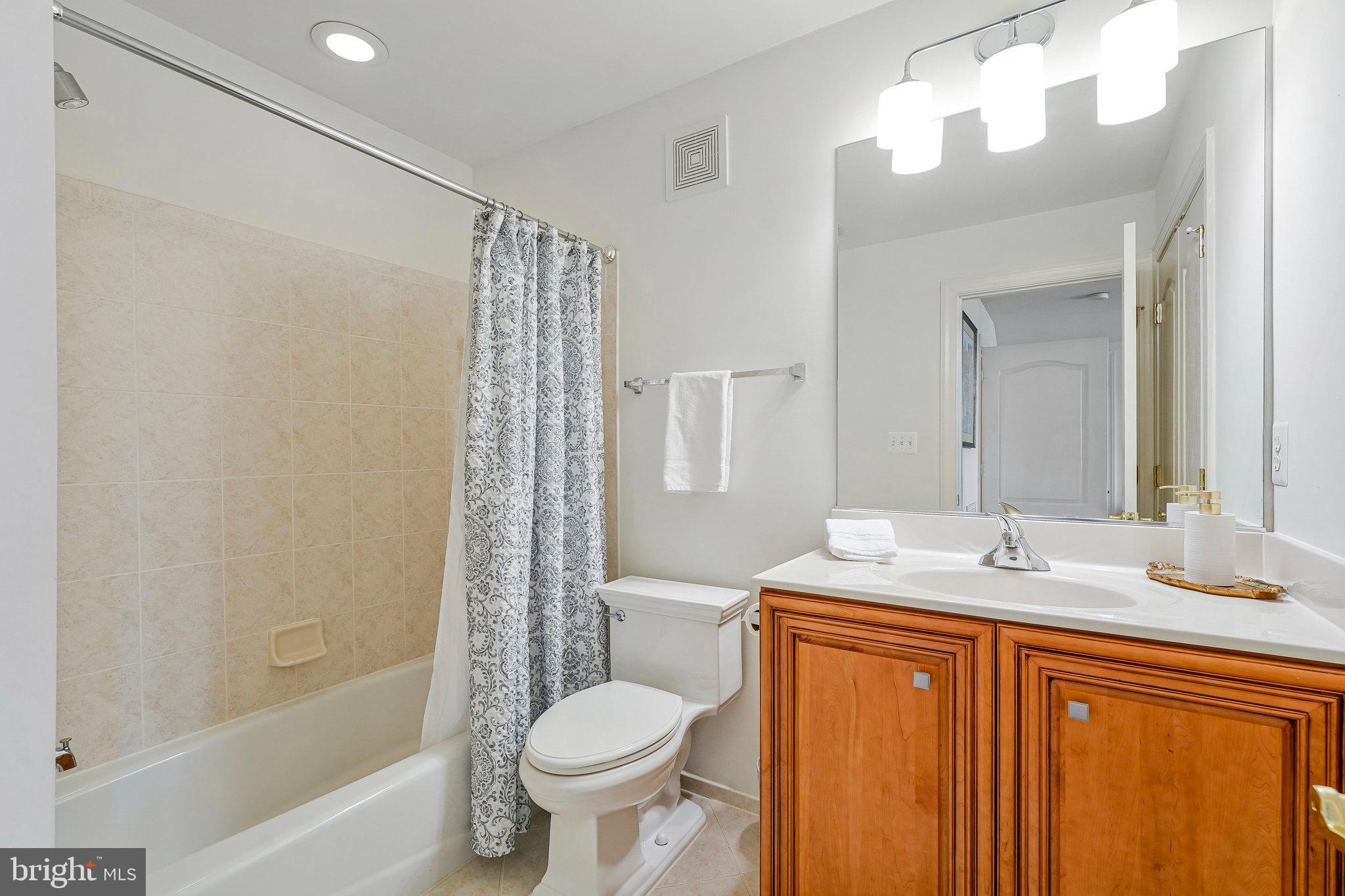 MCLEAN PLACE TOWNHOME - Residential Lease