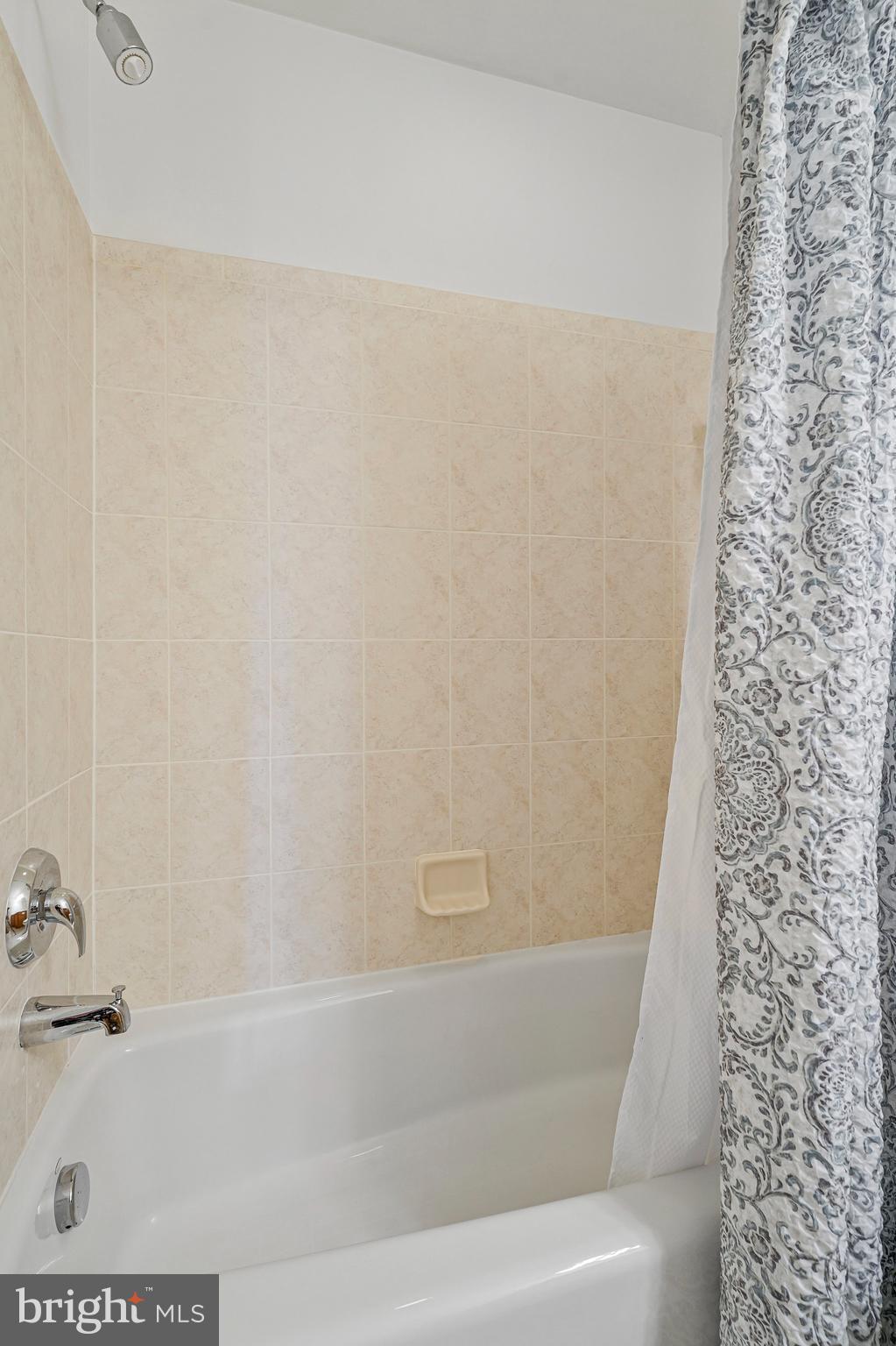 MCLEAN PLACE TOWNHOME - Residential Lease