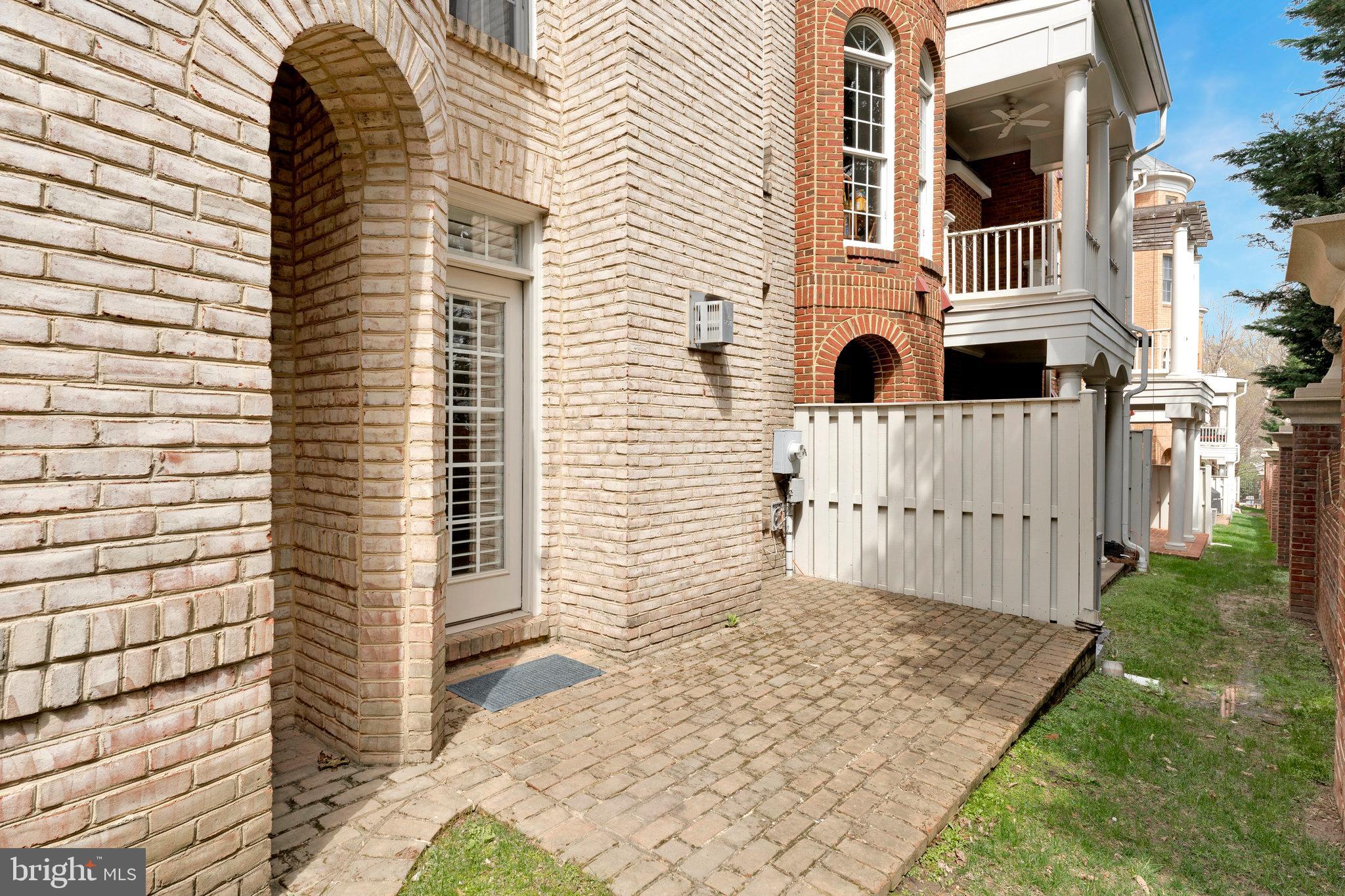 MCLEAN PLACE TOWNHOME - Residential Lease