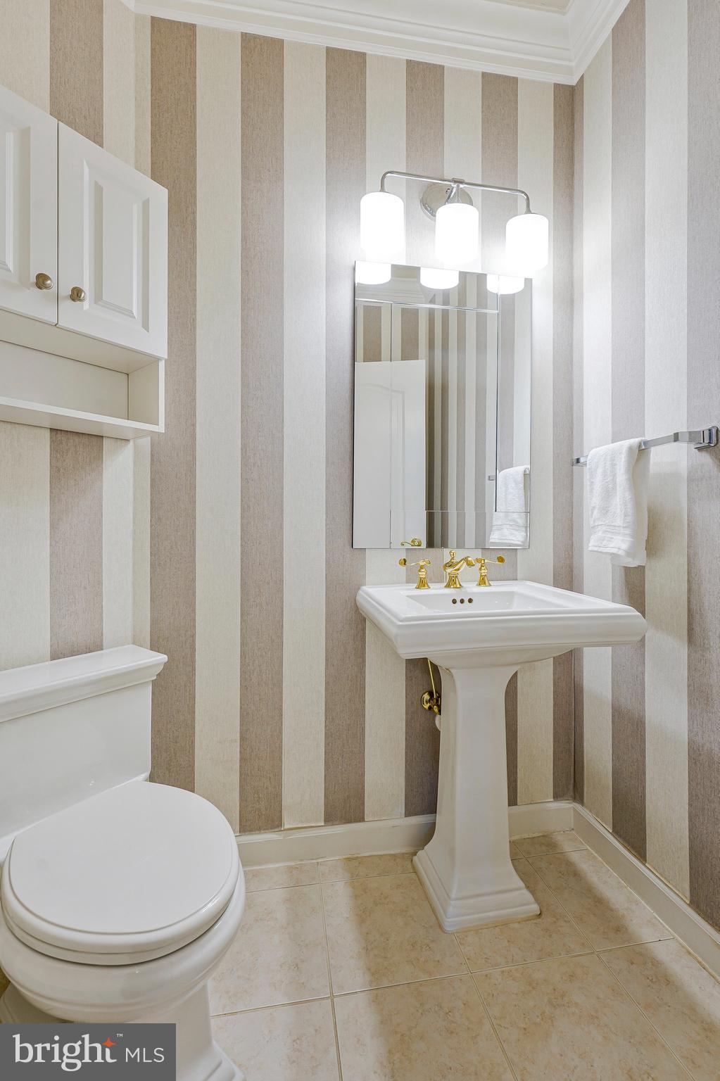 MCLEAN PLACE TOWNHOME - Residential Lease