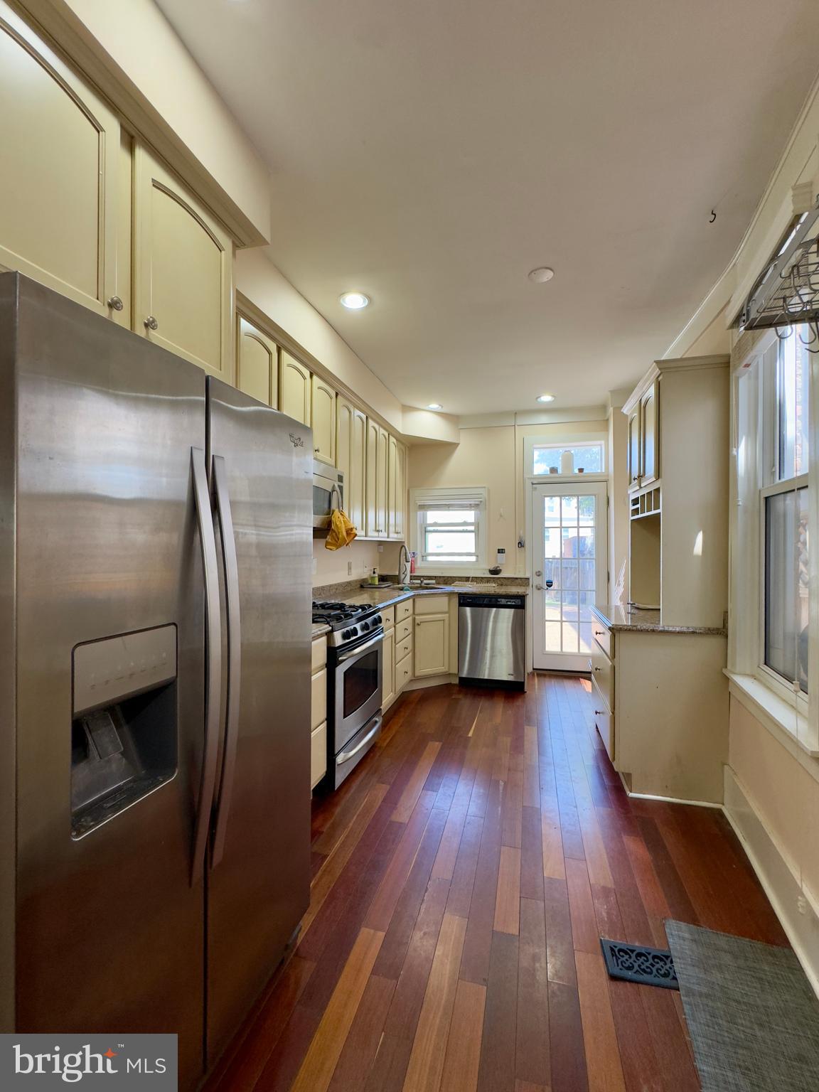 SHARP LEADENHALL - Residential Lease