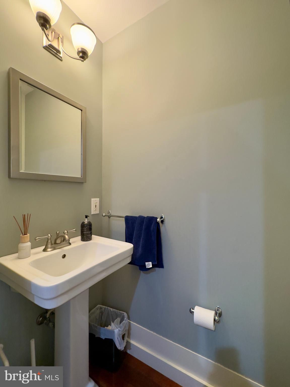 SHARP LEADENHALL - Residential Lease