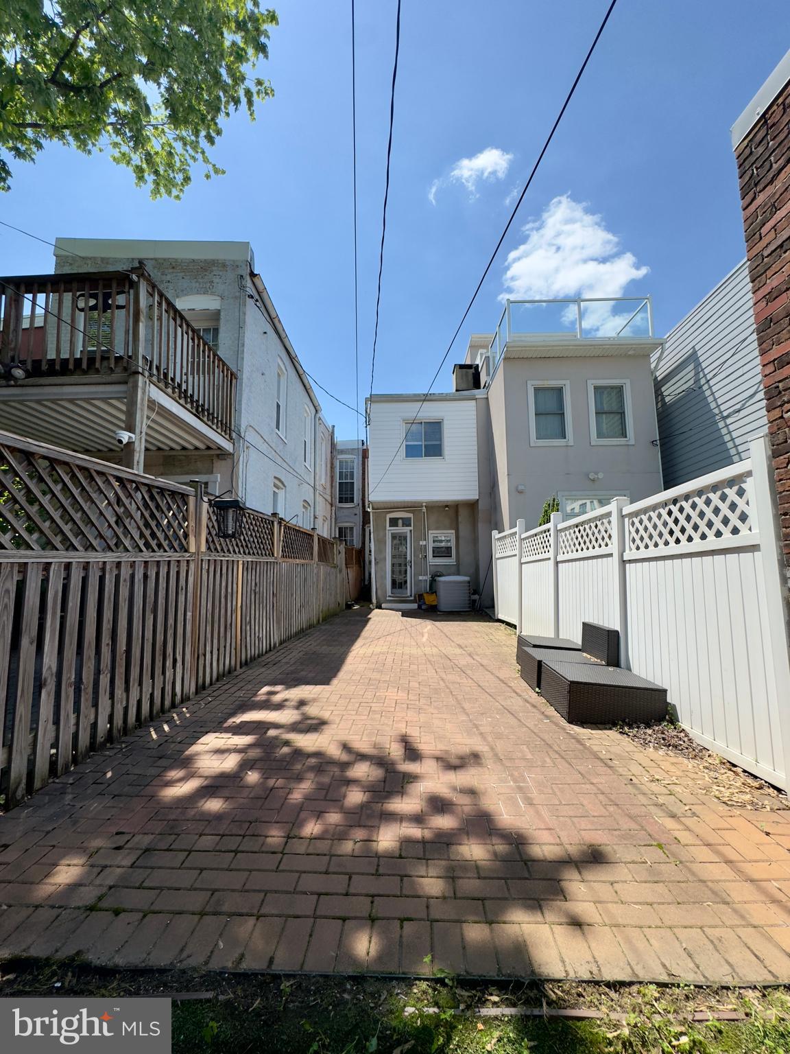 SHARP LEADENHALL - Residential Lease