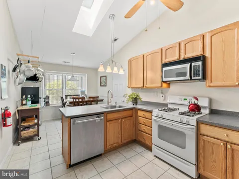 2 Windmill Court, Columbus, NJ MLS: NJBL2085340