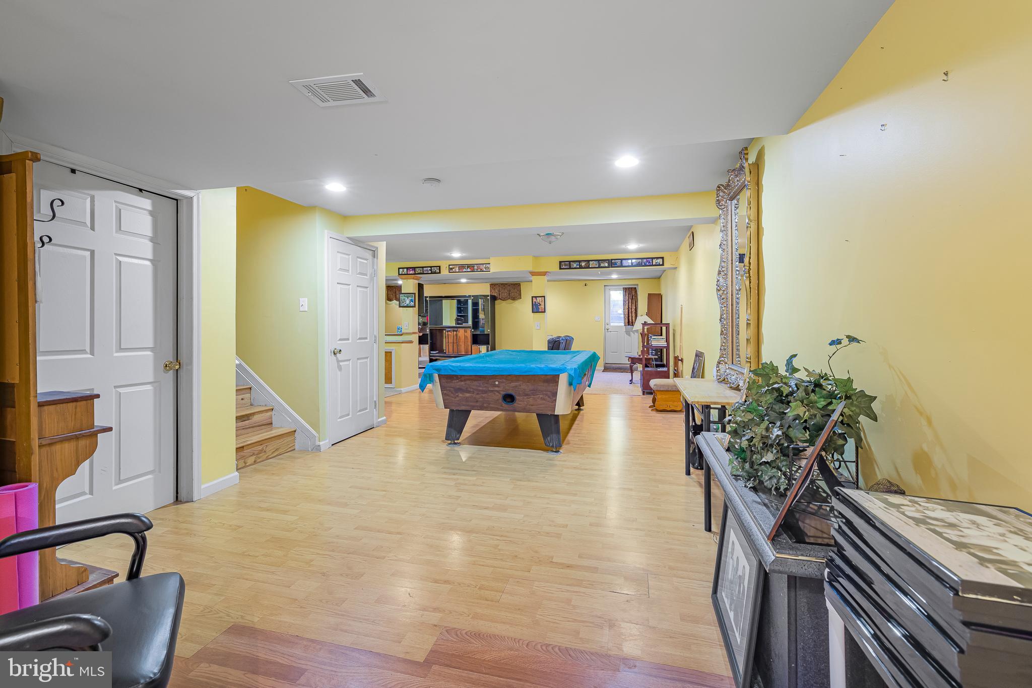 VILLAGE OF FOX MEADOW - Residential