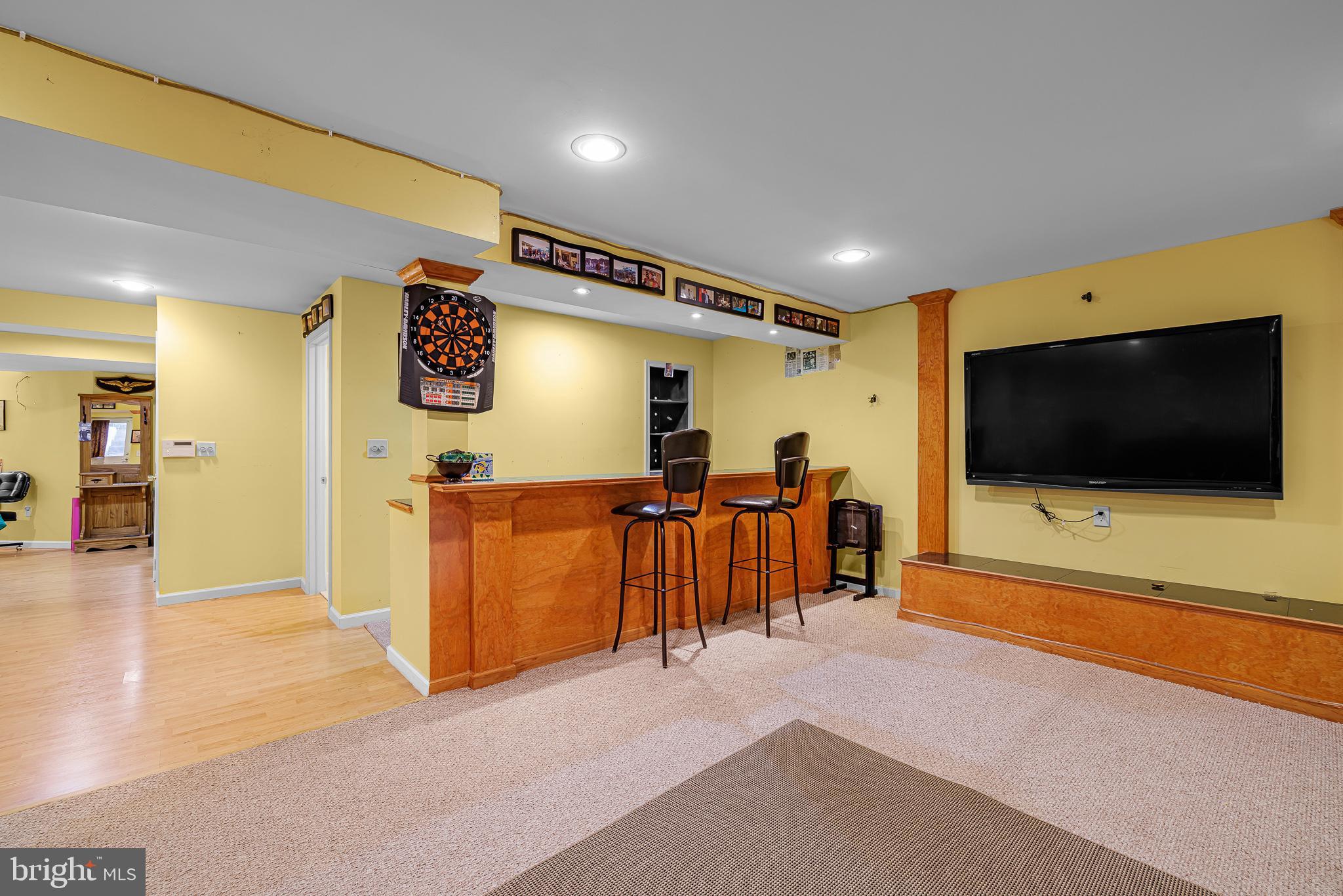 VILLAGE OF FOX MEADOW - Residential