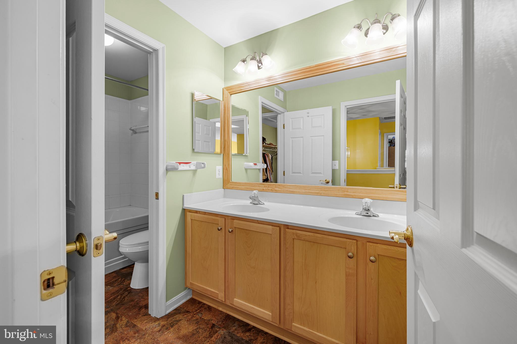 VILLAGE OF FOX MEADOW - Residential