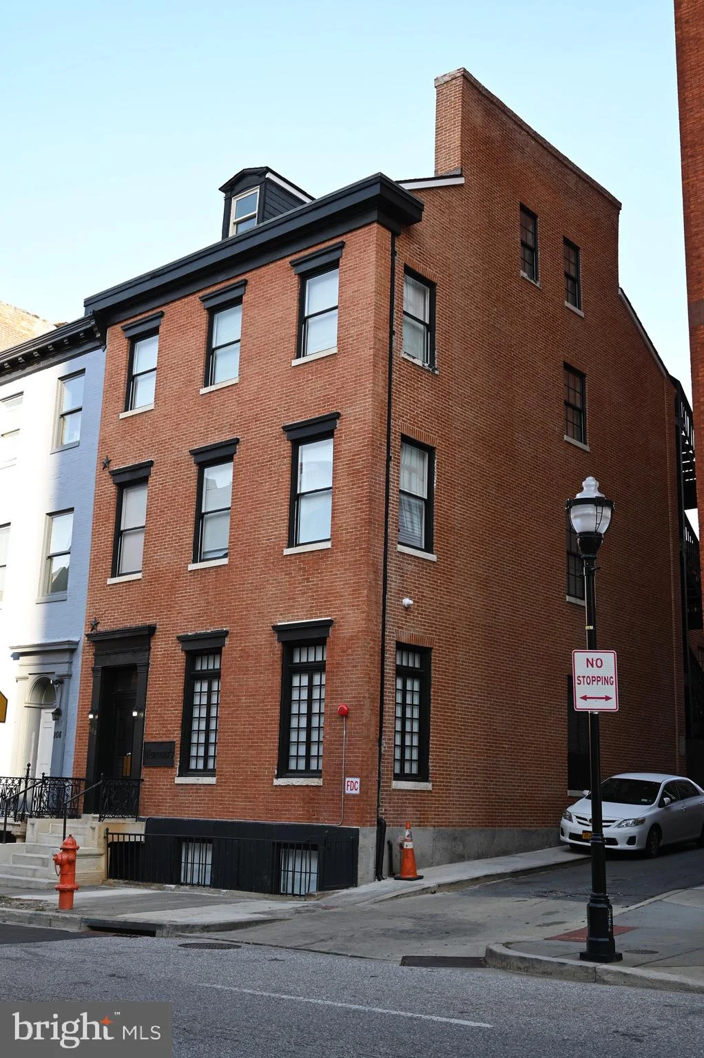 106 W Saratoga Street