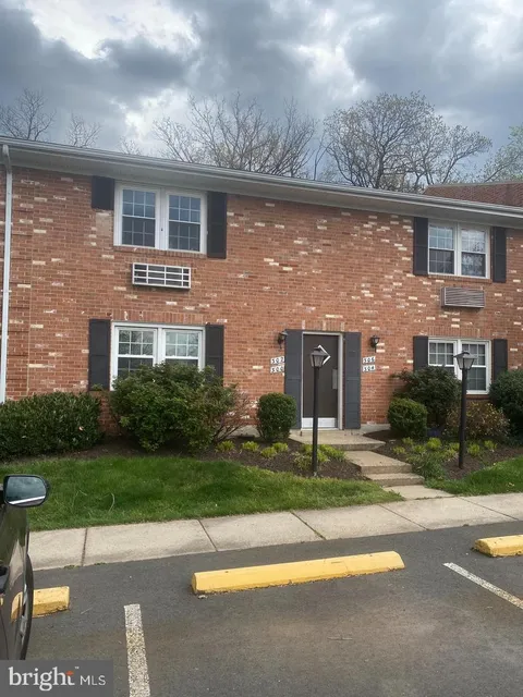 300 E Furman Drive, Sterling, VA MLS: VALO2115212