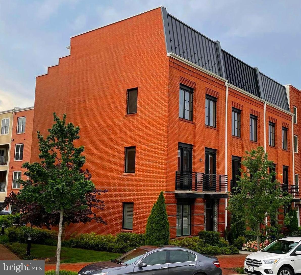 POTOMAC  YARDS - Residential