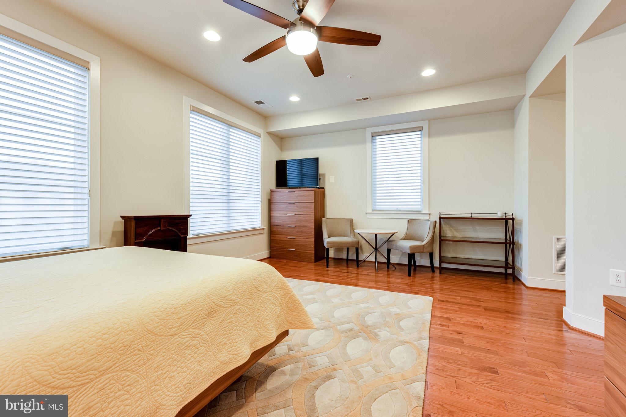 POTOMAC  YARDS - Residential