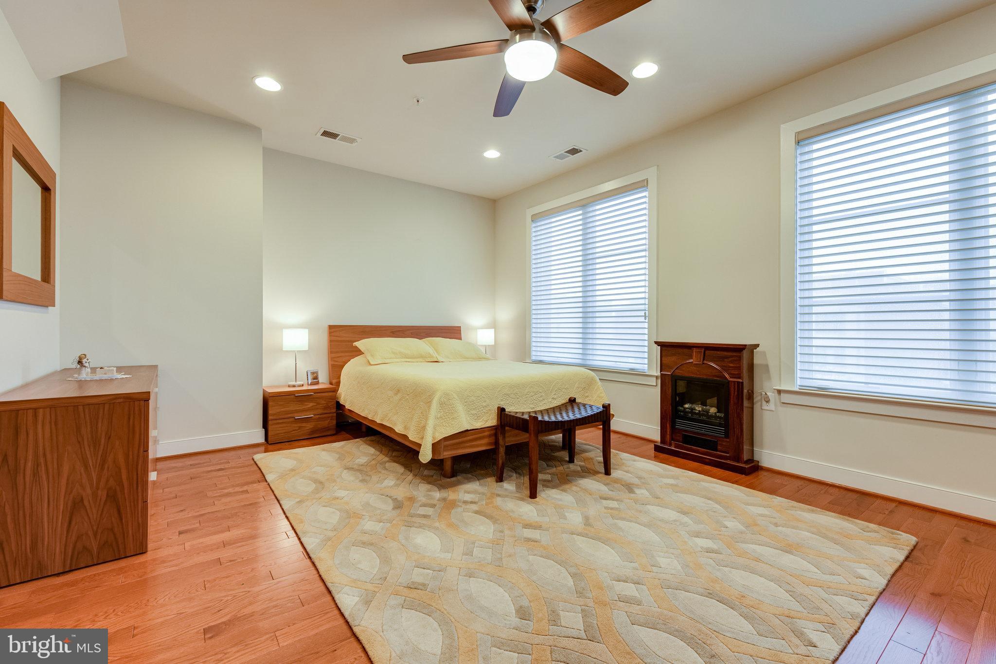 POTOMAC  YARDS - Residential