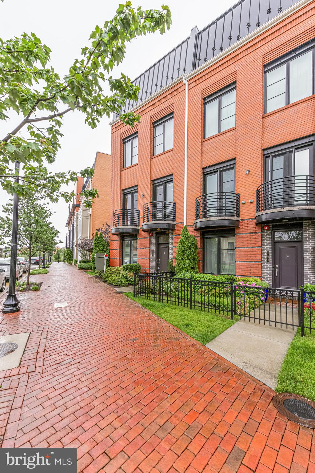 POTOMAC  YARDS - Residential