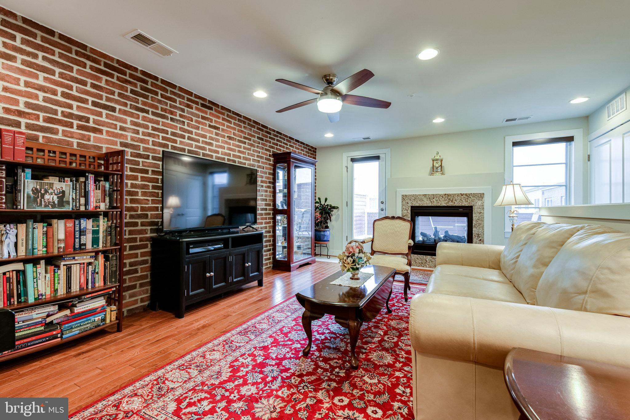 POTOMAC  YARDS - Residential