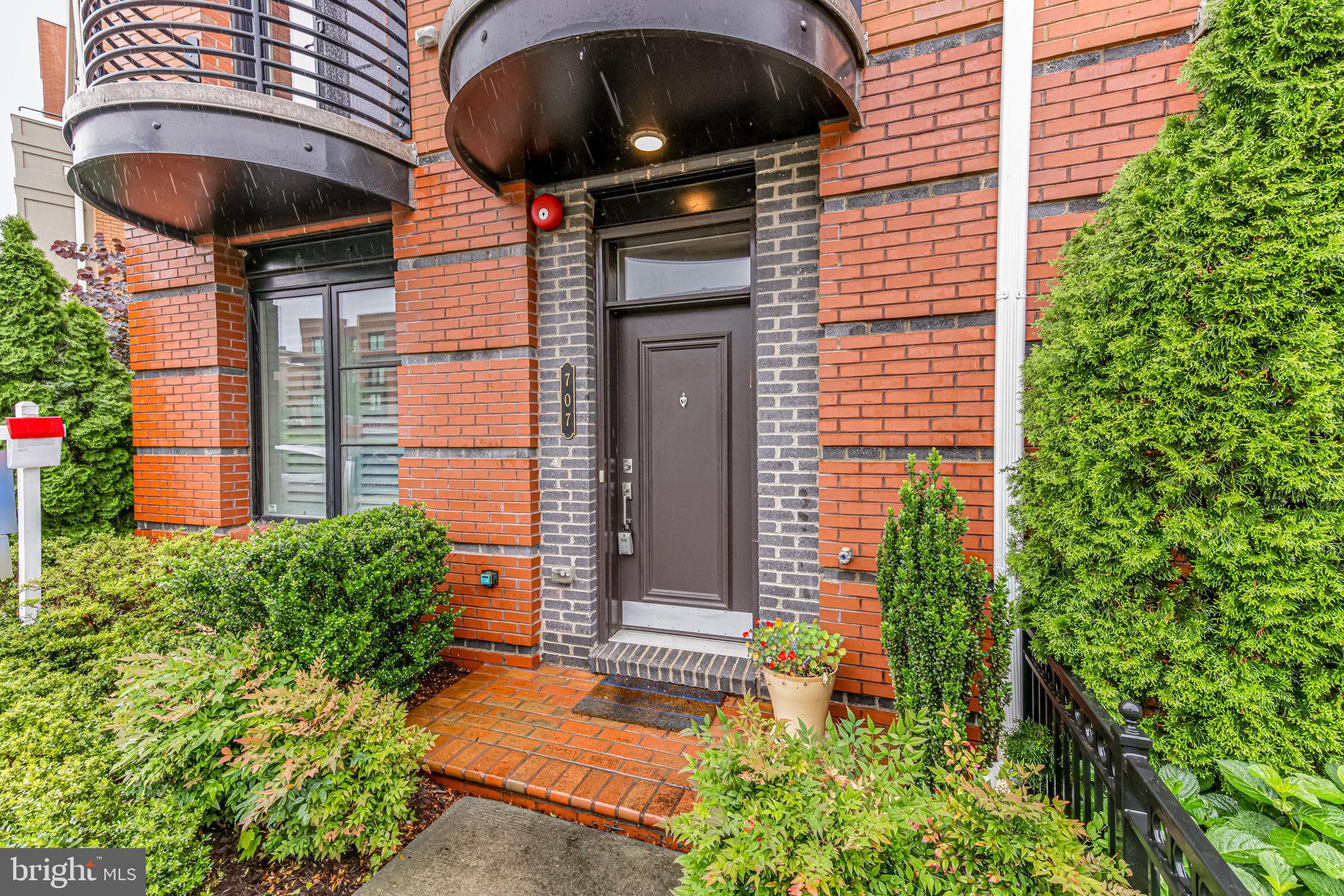 POTOMAC  YARDS - Residential