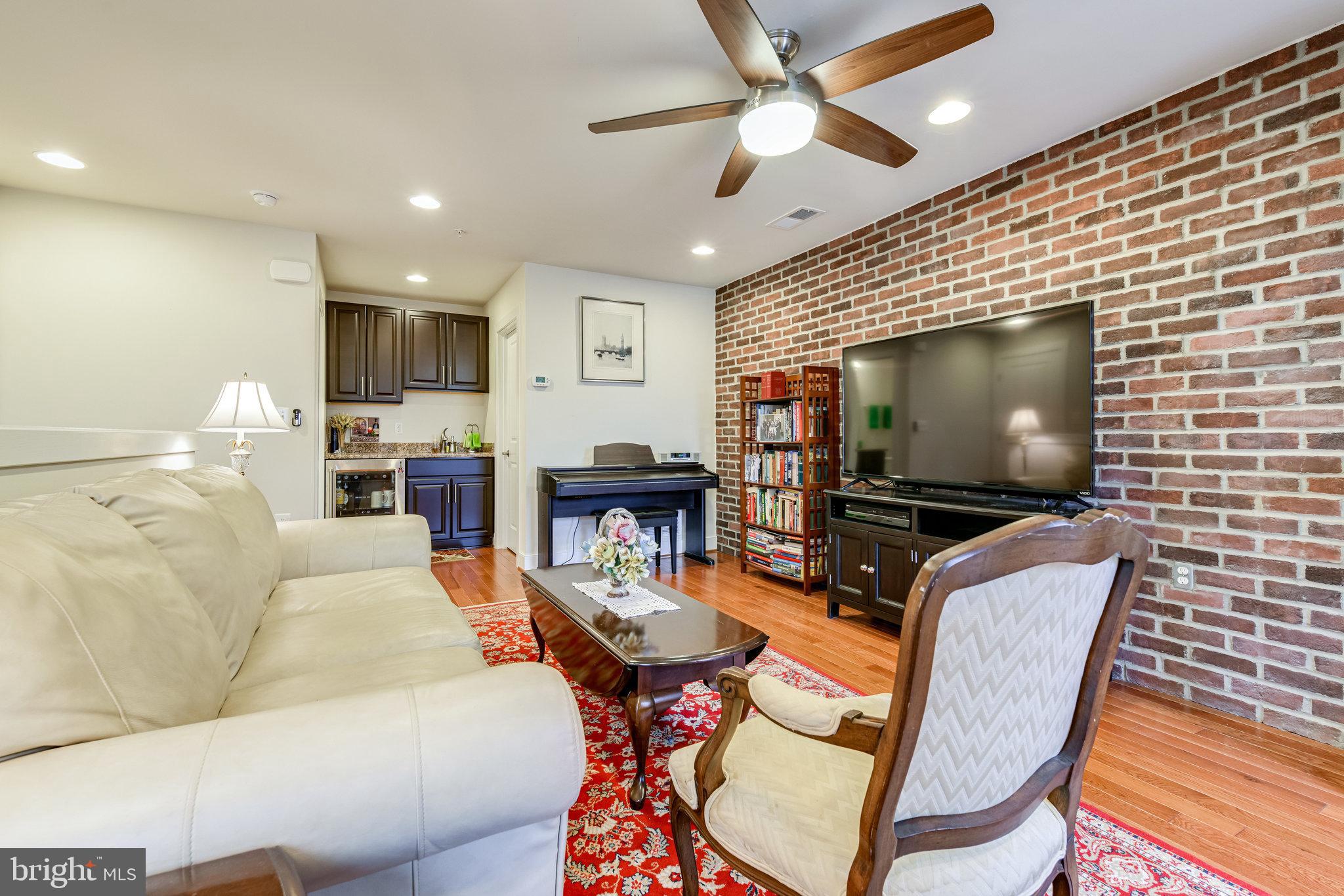 POTOMAC  YARDS - Residential