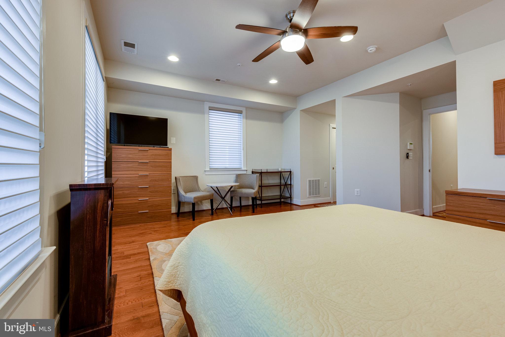 POTOMAC  YARDS - Residential