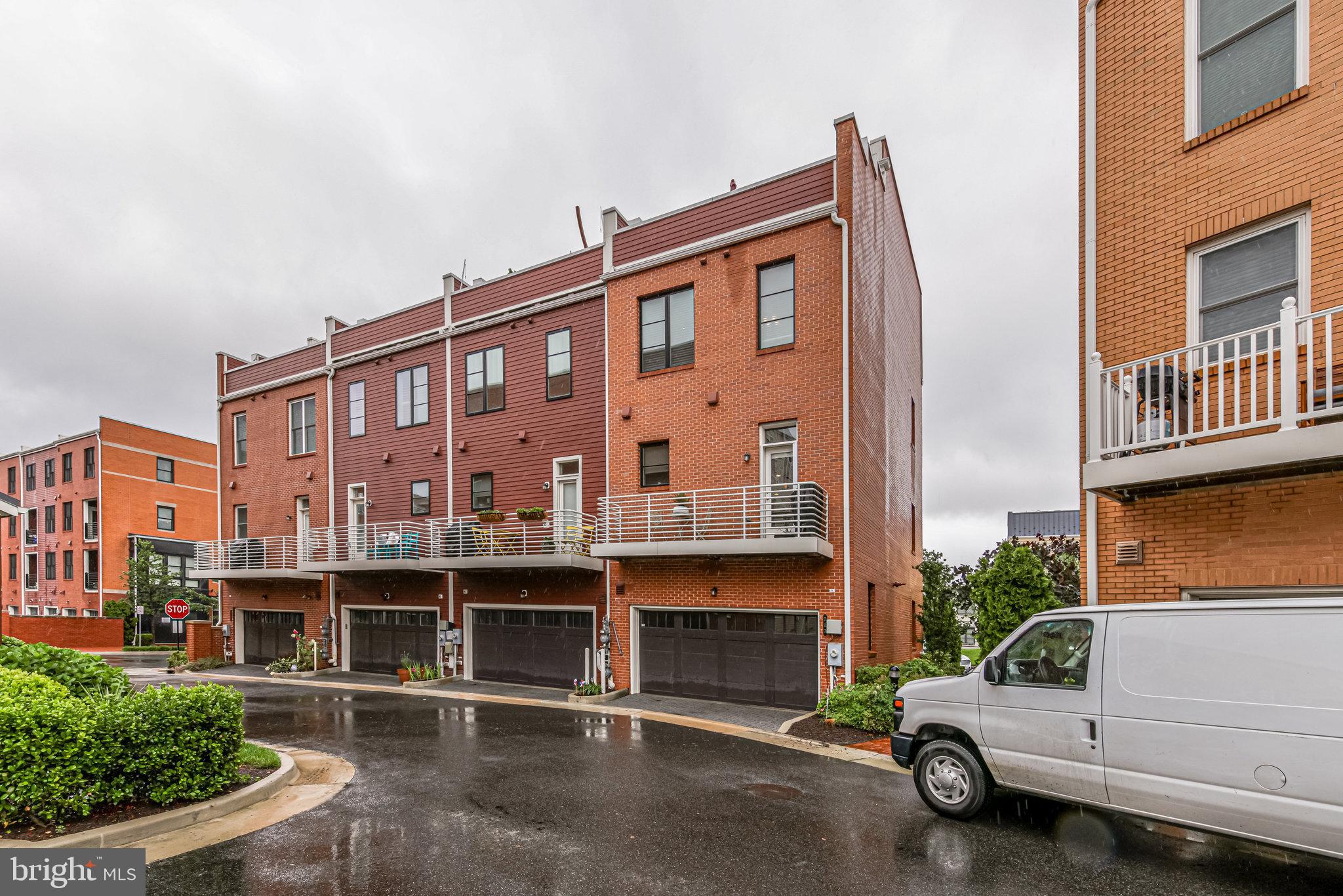 POTOMAC  YARDS - Residential