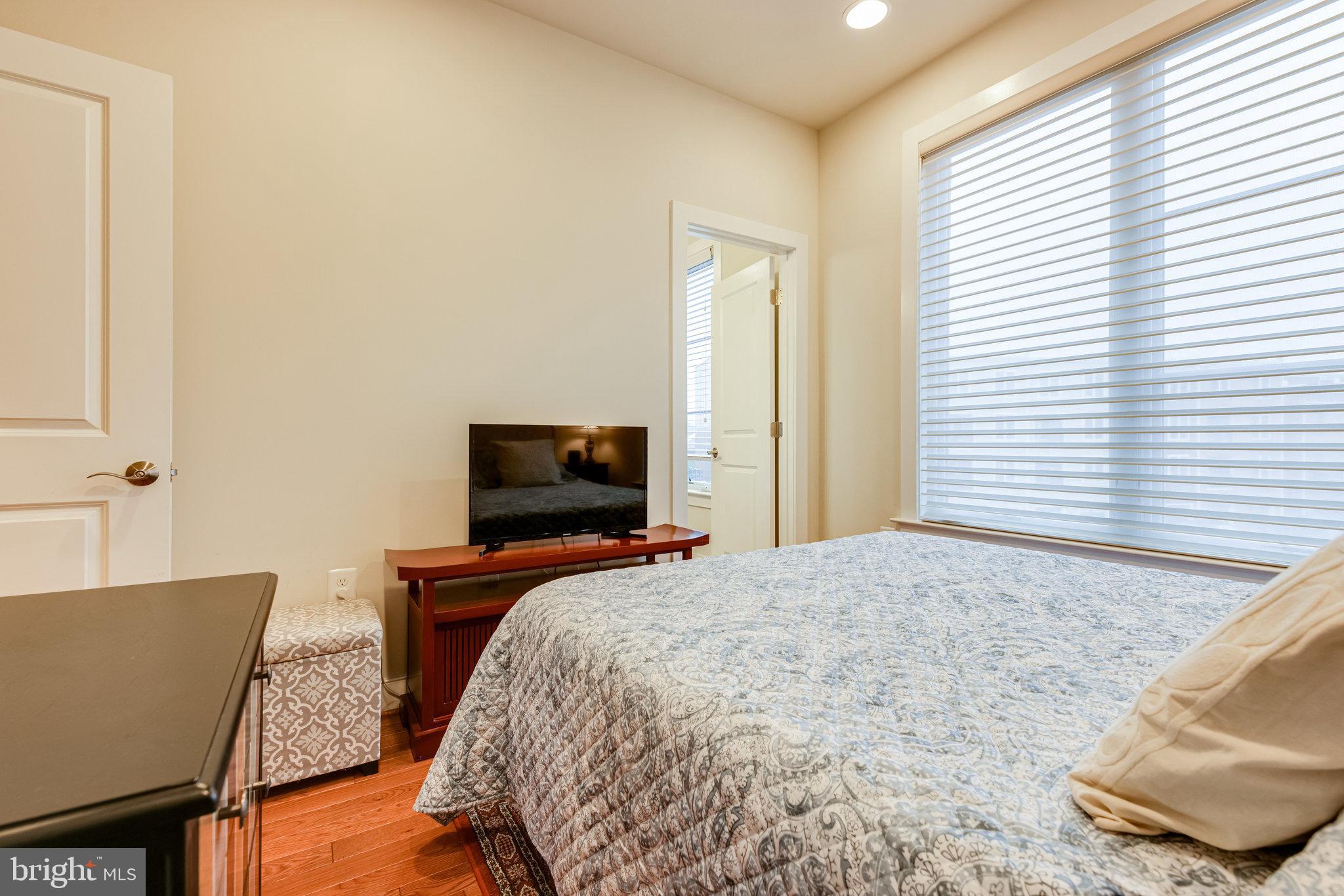 POTOMAC  YARDS - Residential