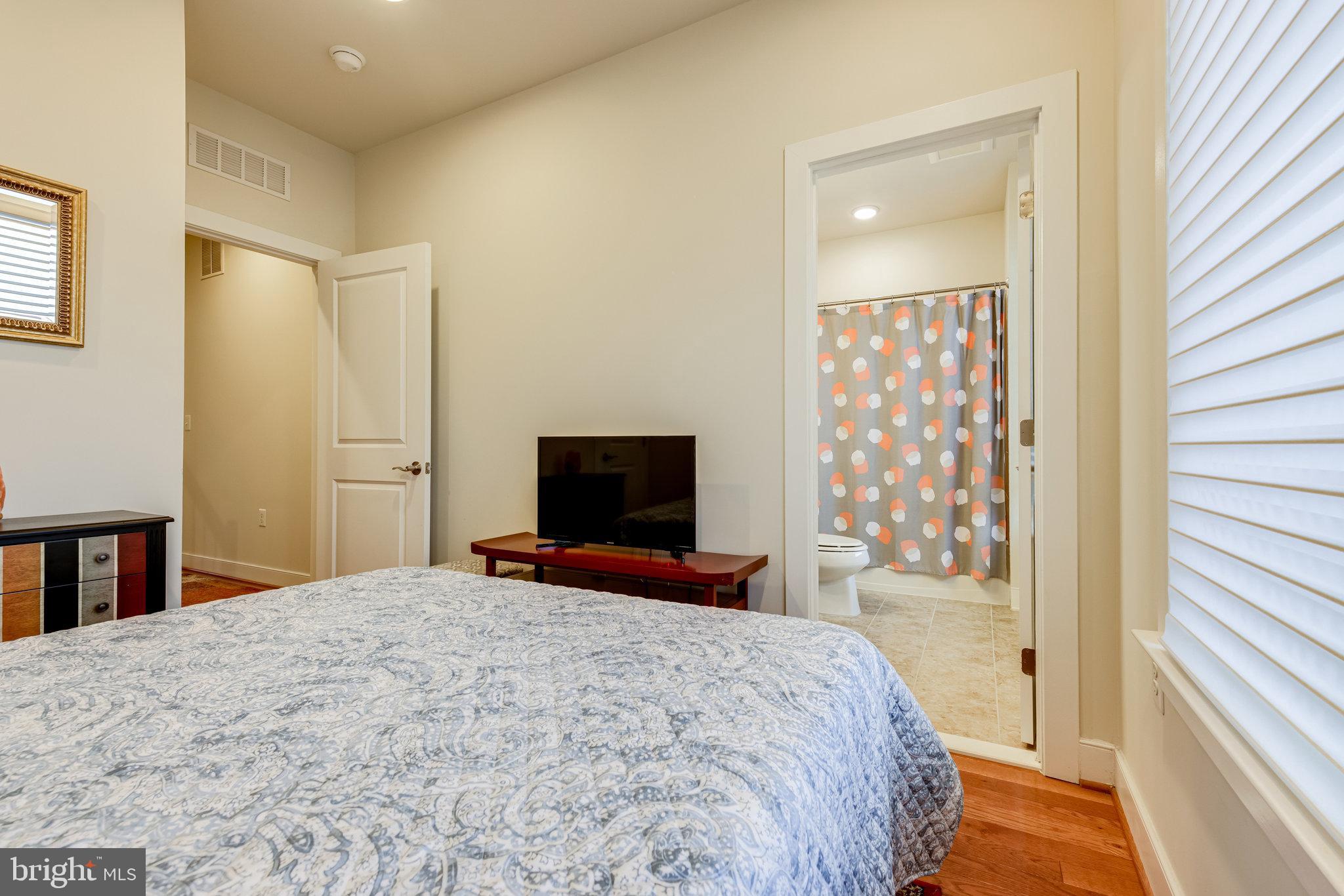 POTOMAC  YARDS - Residential