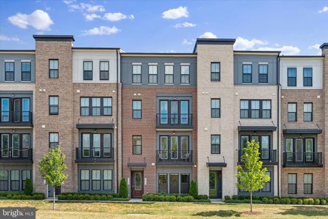 43234 FARRINGDON SQ ASHBURN VA 20148