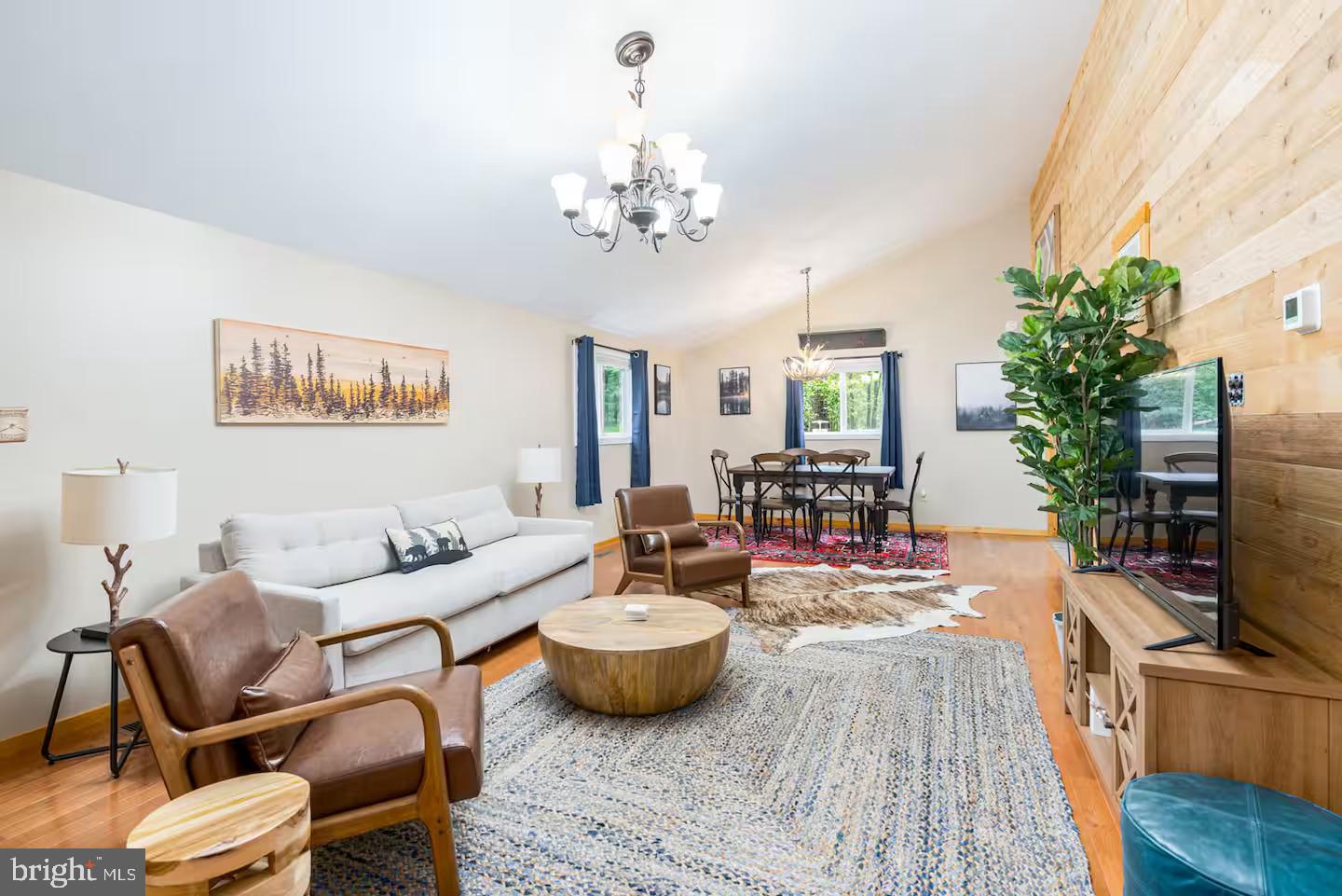 THE WOODS - Residential