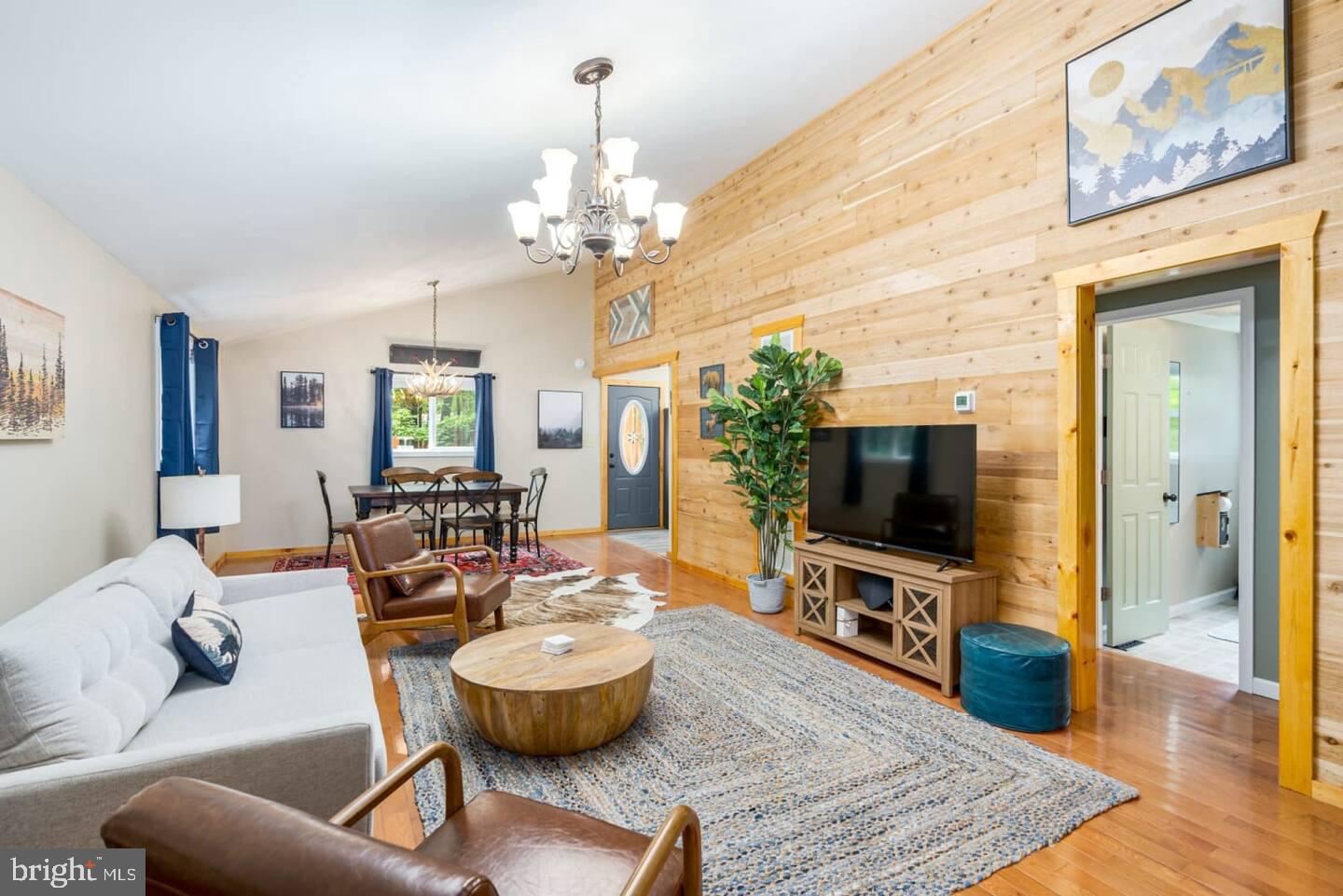 THE WOODS - Residential