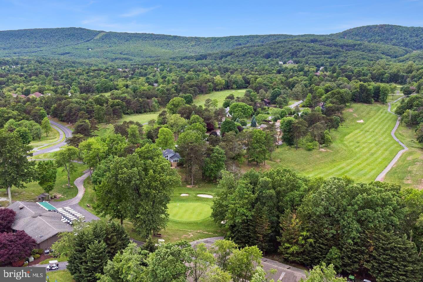 THE WOODS - Residential