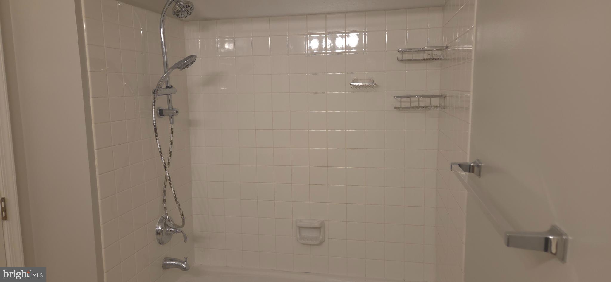 BULL RUN CONDO - Residential