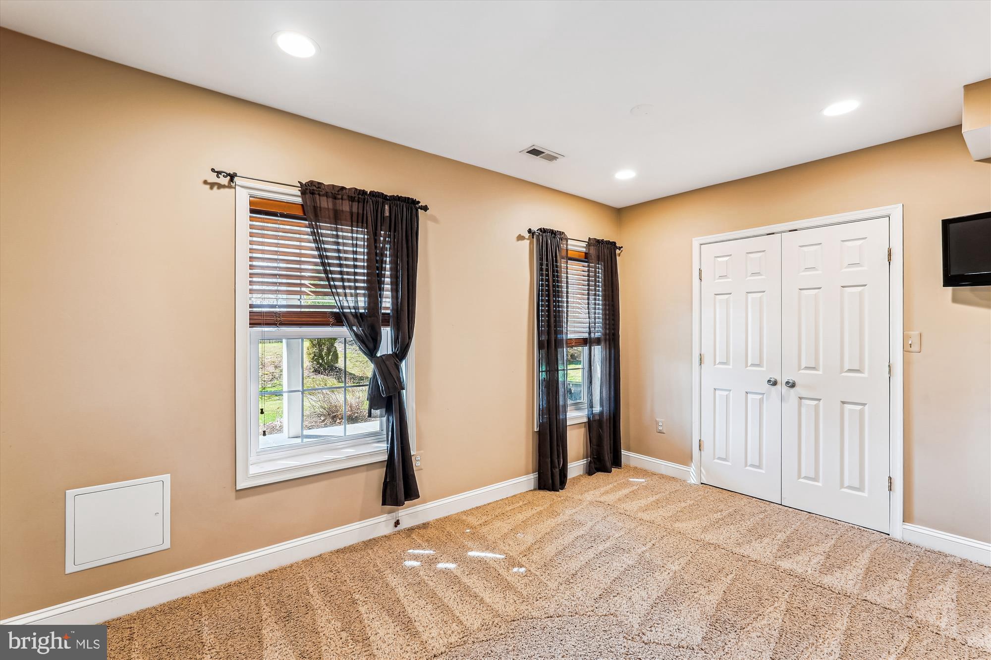 POTOMAC STATION - Residential Lease