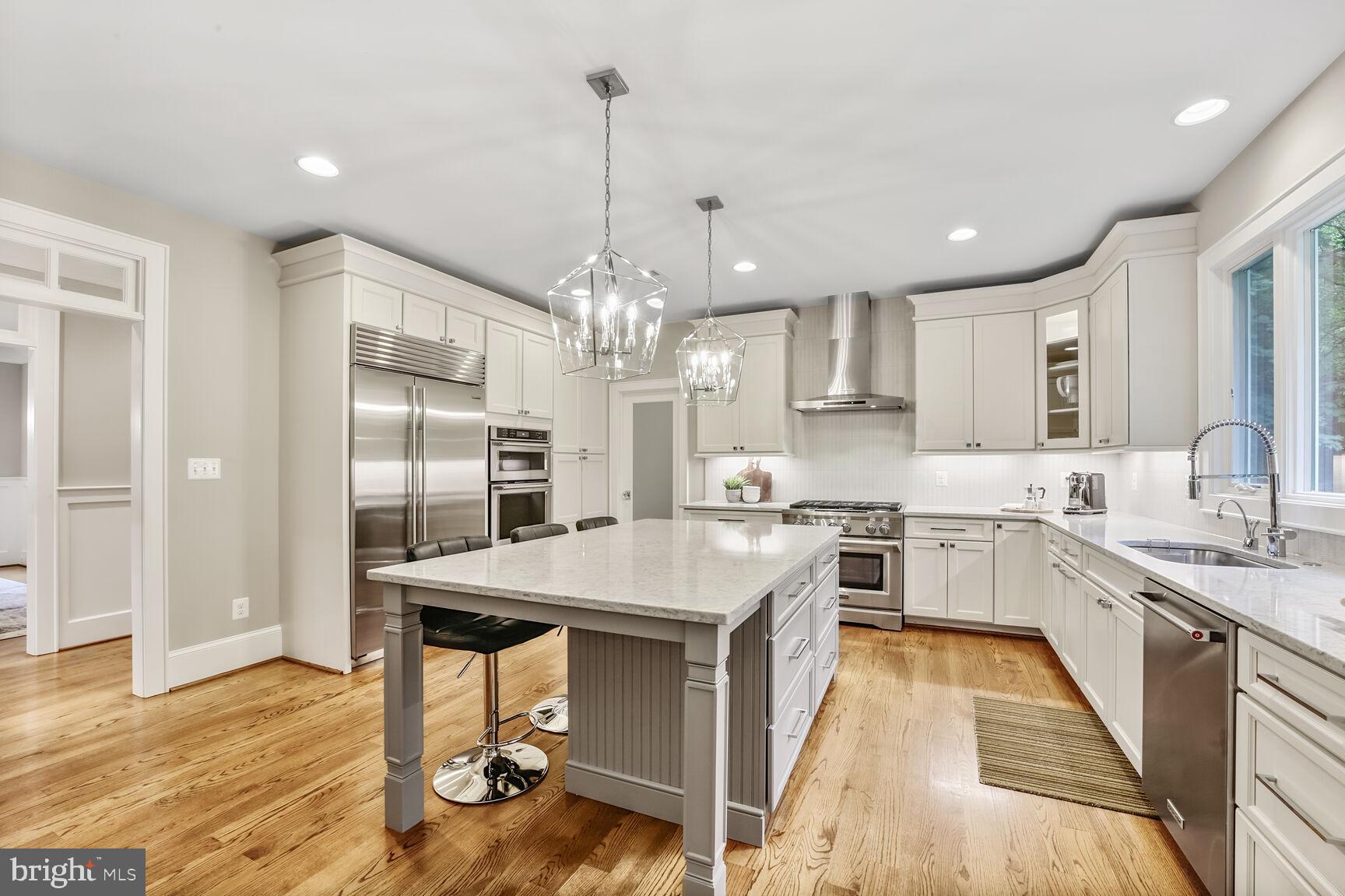 LEE HEIGHTS - Residential