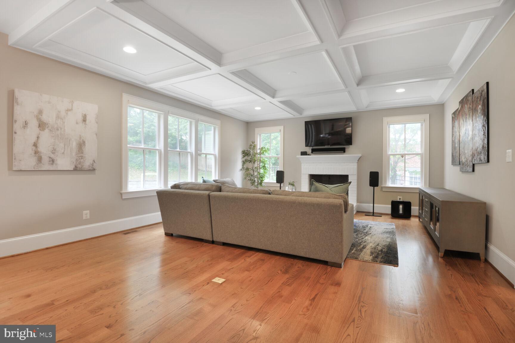 LEE HEIGHTS - Residential