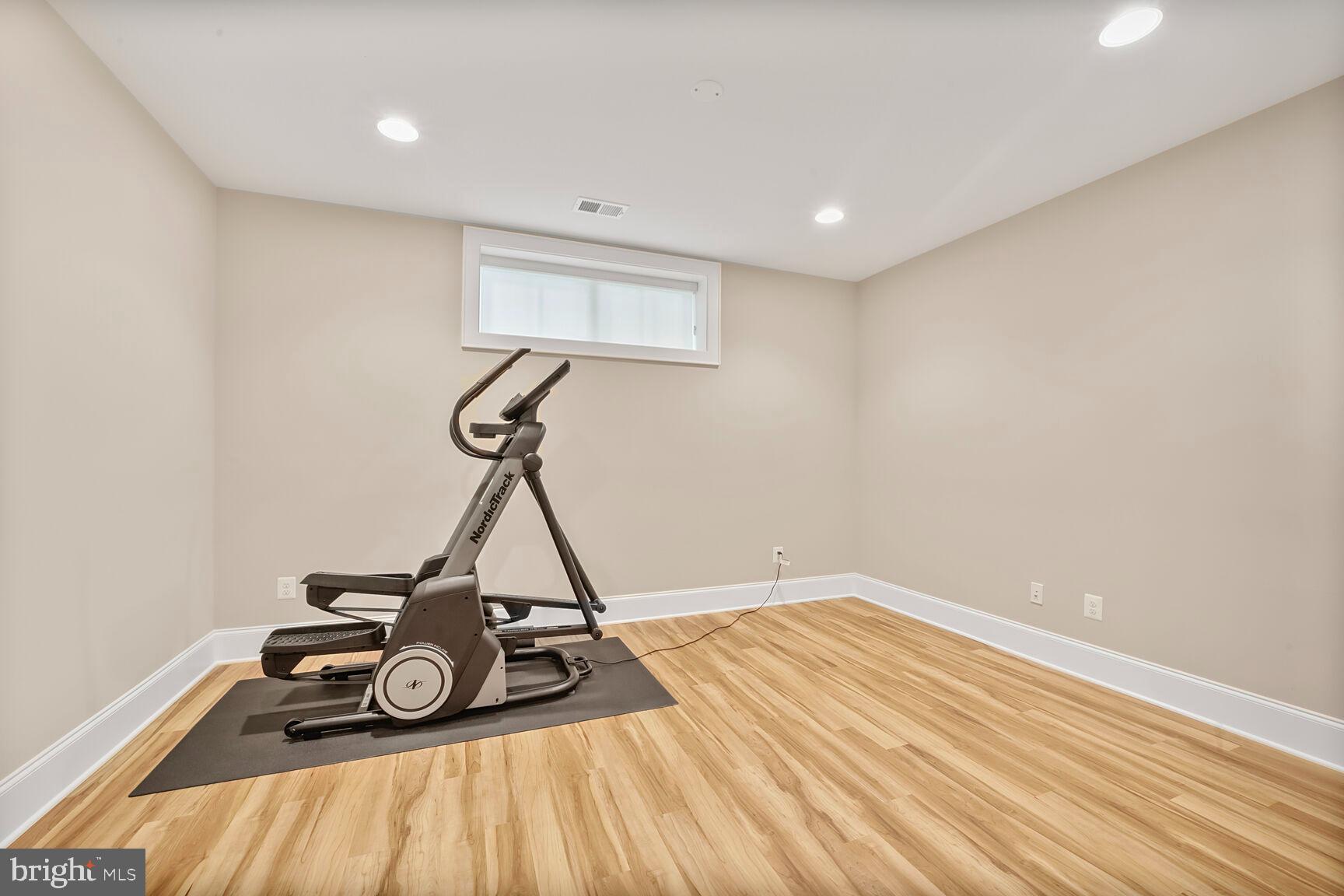 LEE HEIGHTS - Residential