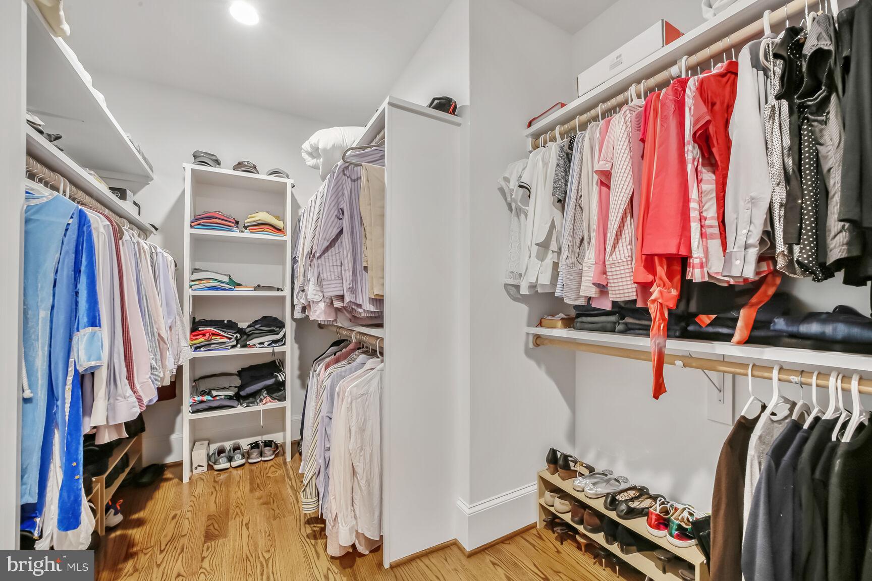 LEE HEIGHTS - Residential