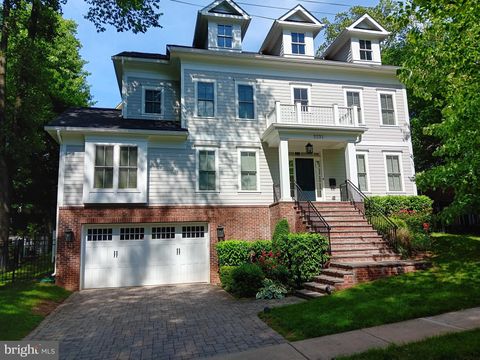 2231 N VERMONT STREET ARLINGTON VA 22207