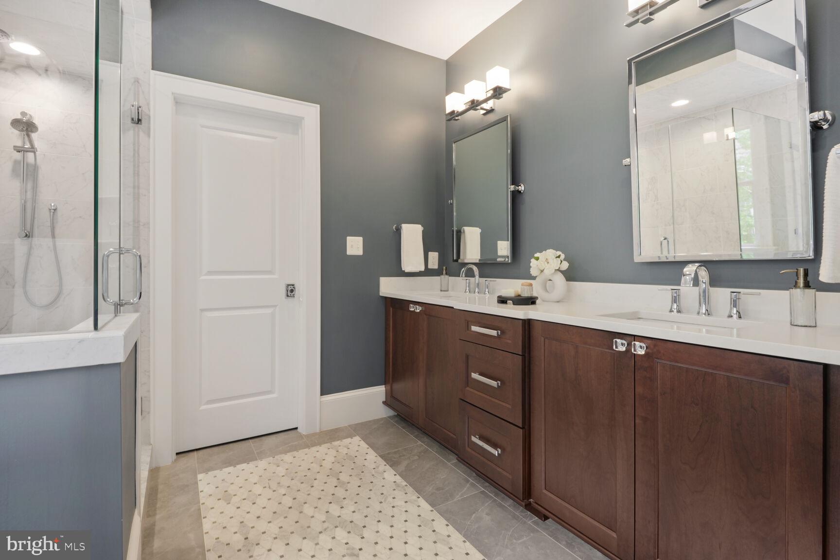 LEE HEIGHTS - Residential