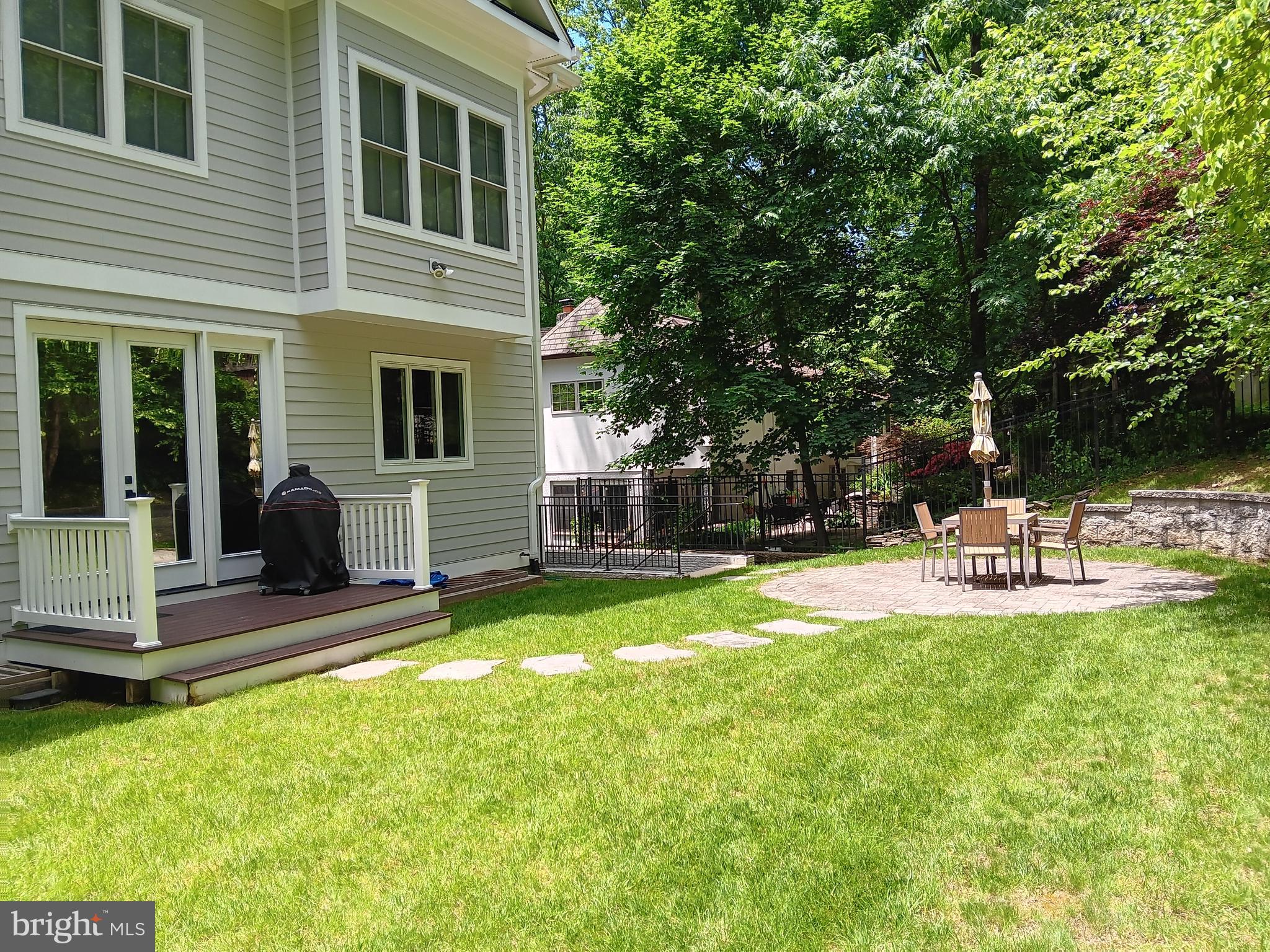 LEE HEIGHTS - Residential